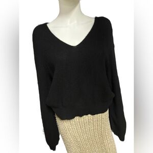 NWT $180 100% cashmere Black V-Neck Sweater